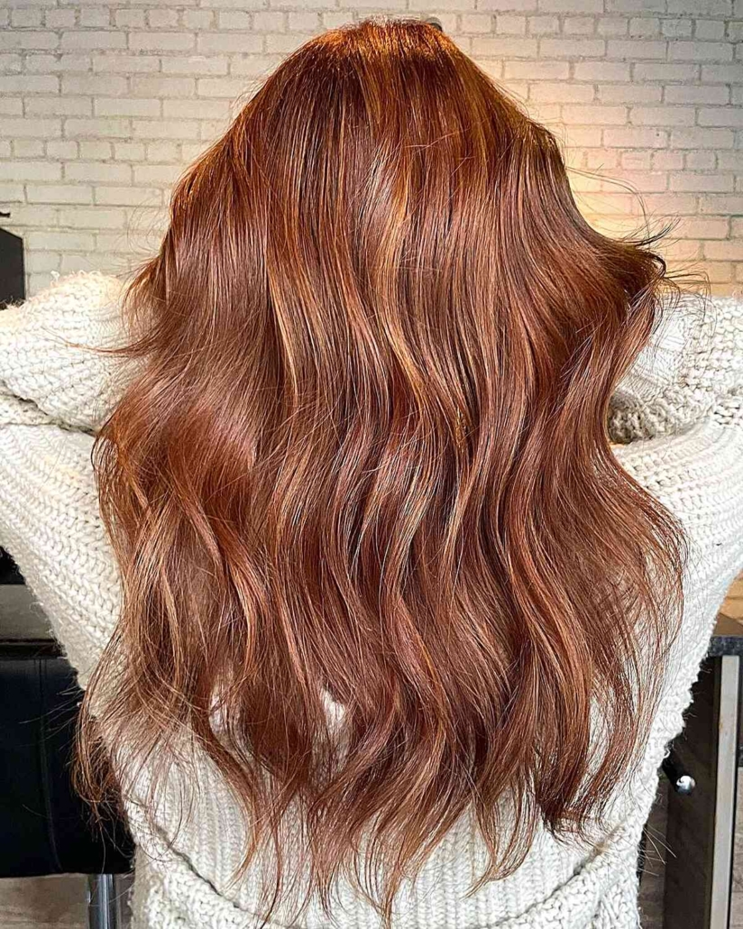 موهای خرمایی با بالیاژ قهوه ای مایل به قرمز 
